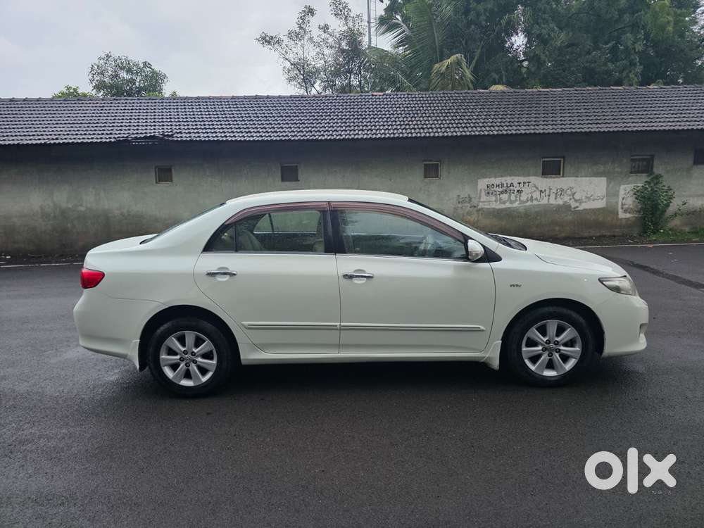 Toyota Corolla Altis Vl At, 2010, Petrol