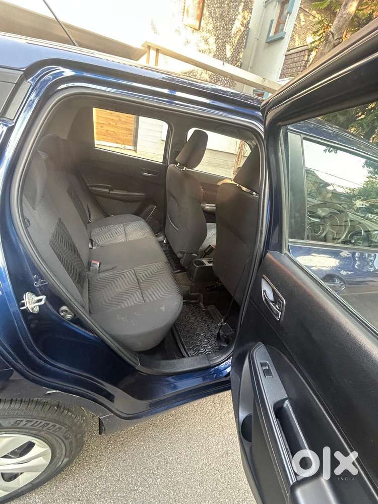 Maruti Suzuki Swift Vxi + Manual, 2022, Petrol