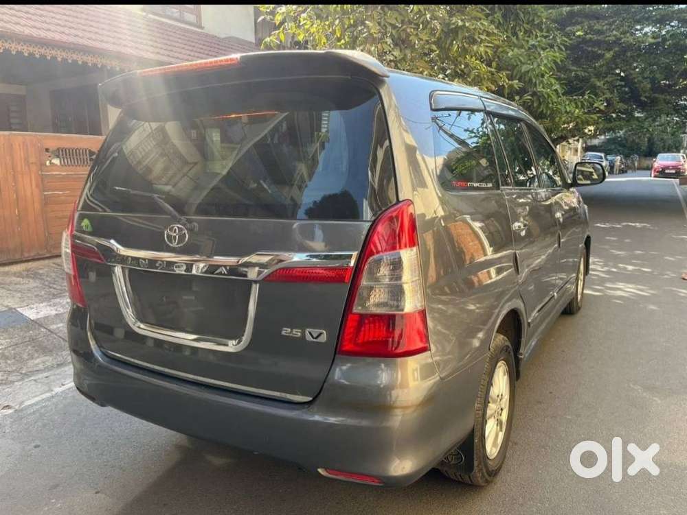 Toyota Innova 2.5 Vx 8 Str Bs-iii, 2014, Diesel
