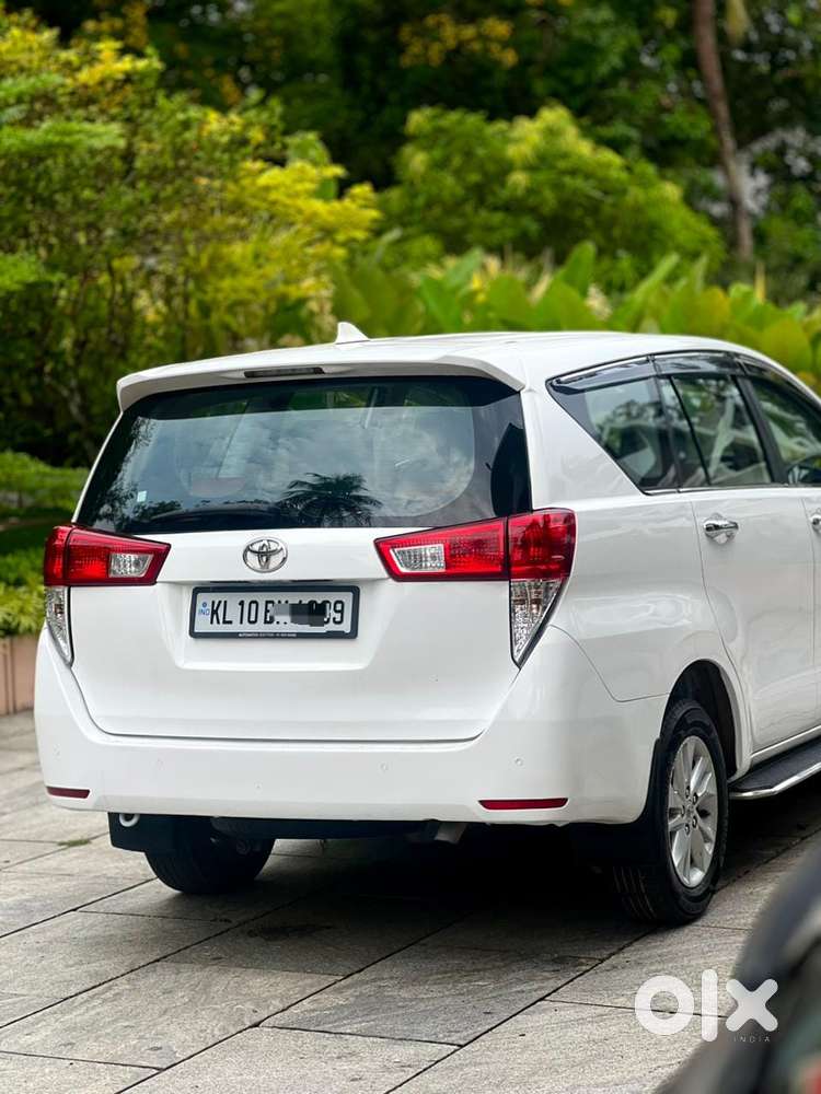 Toyota Innova Crysta 2.4 G Plus Mt 7 Str, 2022, Diesel