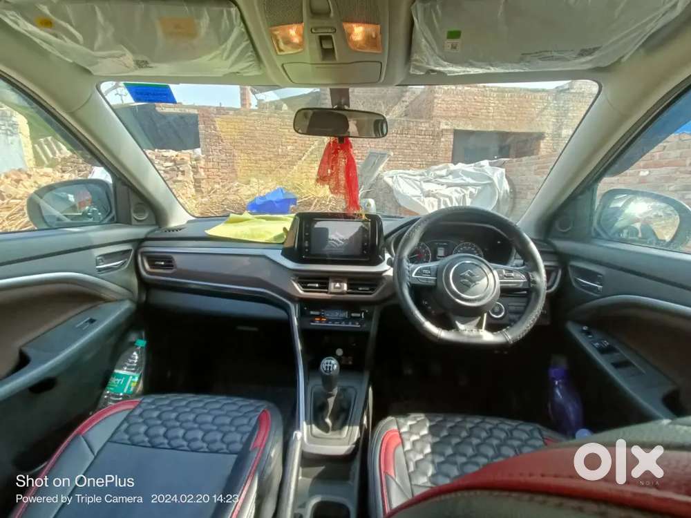 Maruti Suzuki Brezza November 2023 Petrol 14106 Km Driven