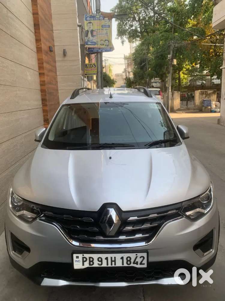 7 Seater Top Model 1 Owner 52000 Kms Run Car Full Insurance New Tyres