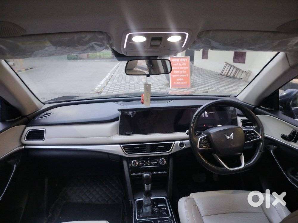 Mahindra Xuv700 Ax7l 6 Str At, 2023, Diesel