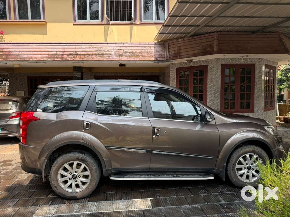 Mahindra Xuv500 W10 2017
