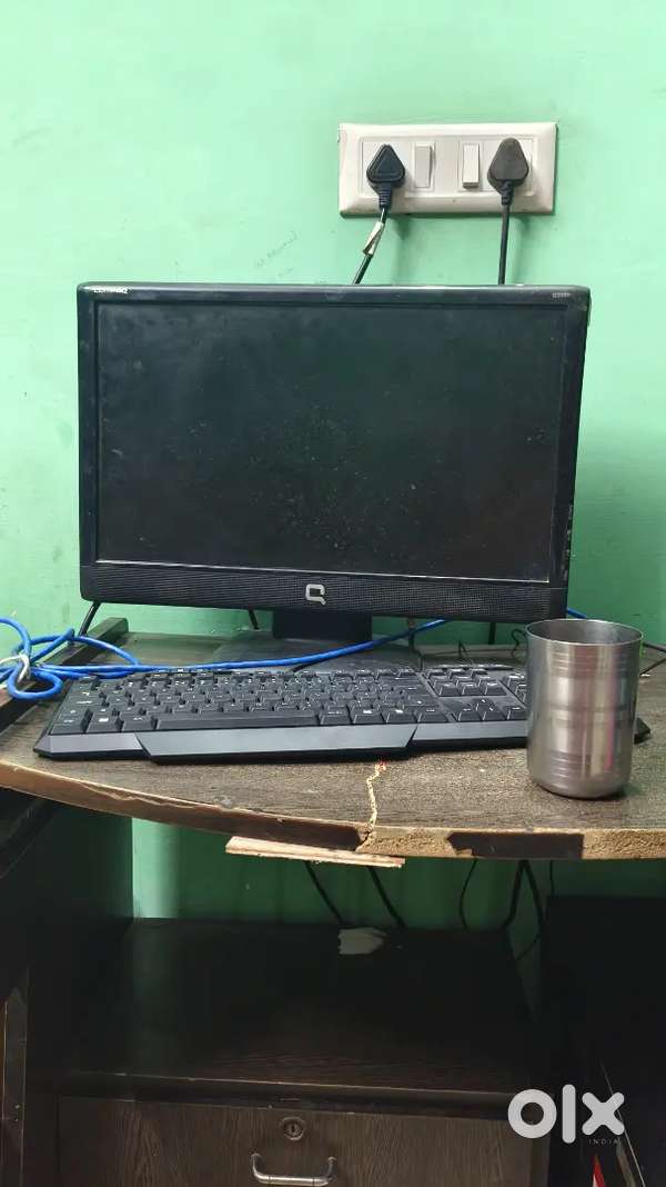 Computer  . Keyboard   mous and led