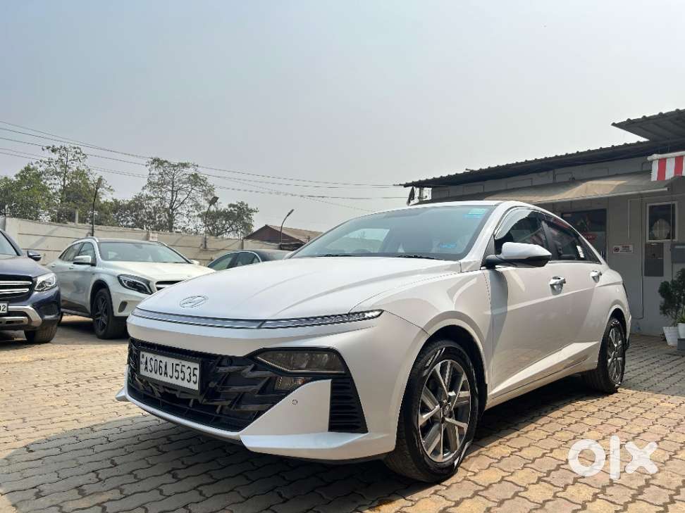 Hyundai Verna 1.5 Sx Petrol Mt, 2023, Petrol