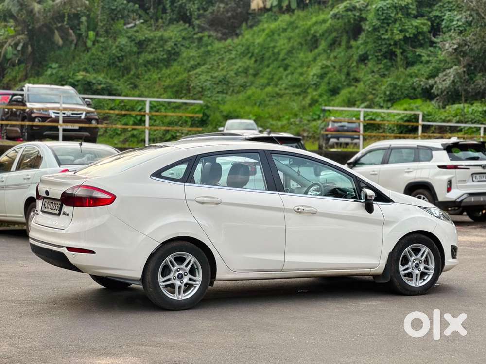 2014 Ford Fiesta Global Titanium