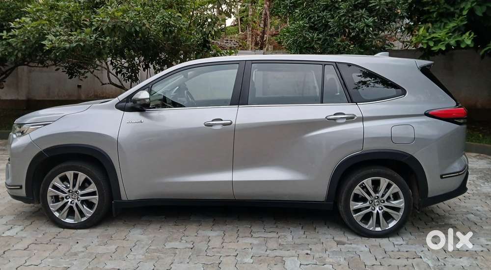 Toyota Innova Hycross 2023 Zx(o)