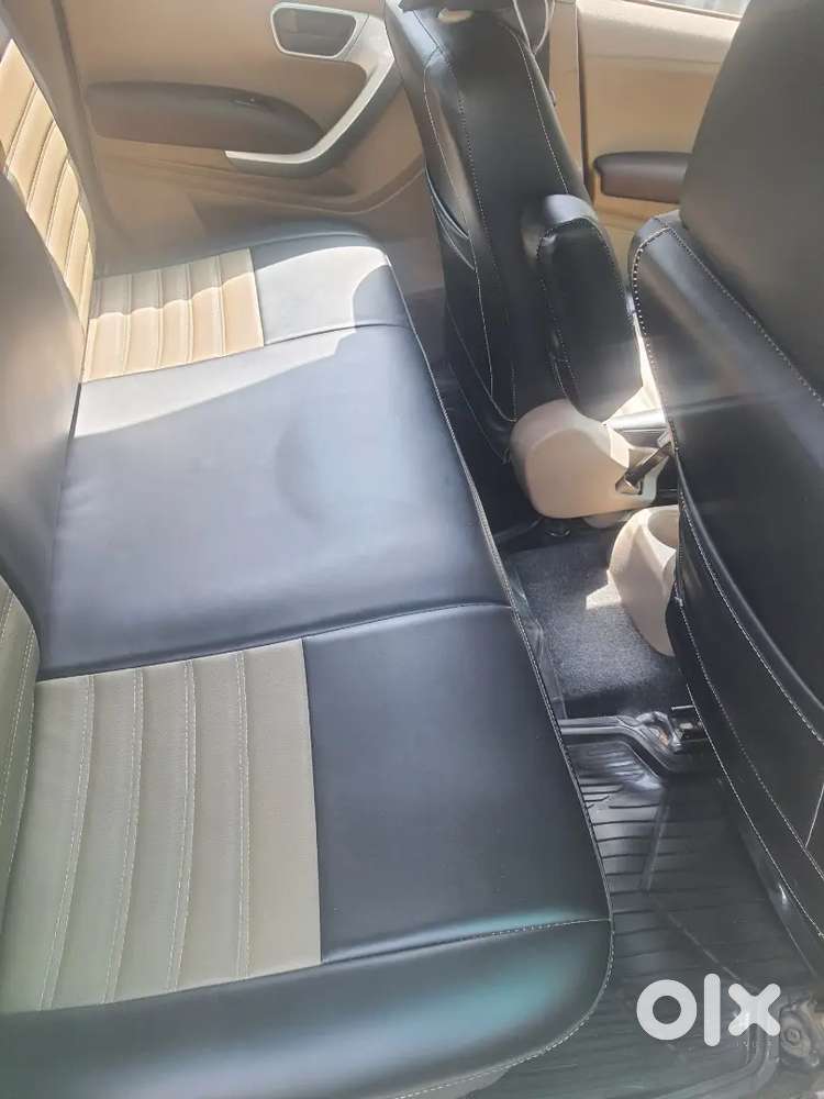 Mahindra Tuv 300 2017