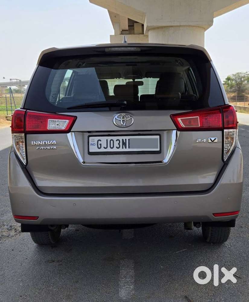 Toyota Innova Crysta [2020-ongoing] 2.4 Vx 8 Str, 2023