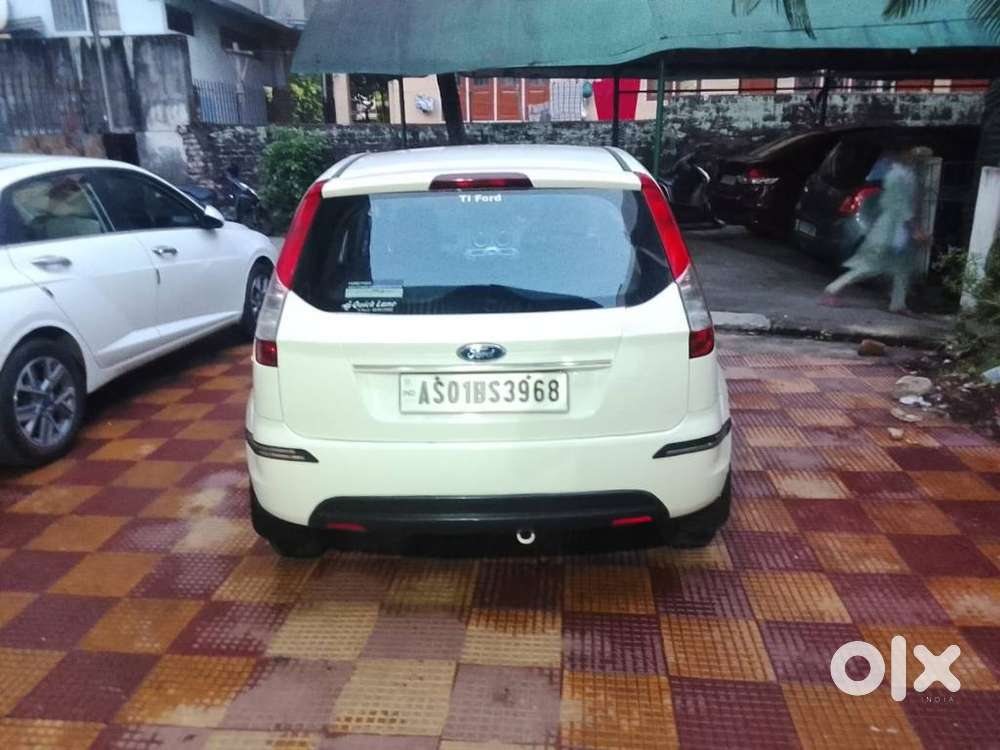 Ford Figo 1.2p Trend Mt, 2015, Petrol