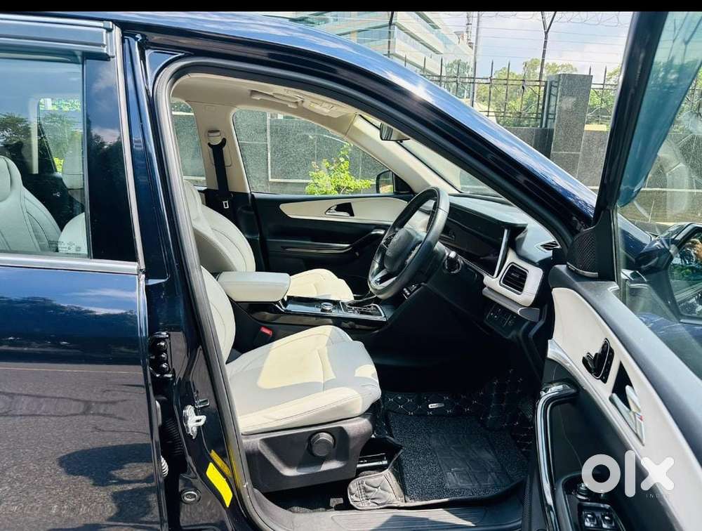 Mahindra Xuv700 Ax7 Luxury Pack Awd, 2023, Diesel
