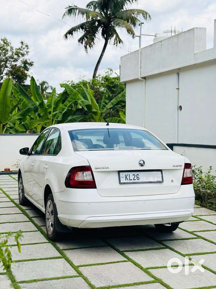 Skoda Rapid 1.0 Tsi Active, 2020, Petrol