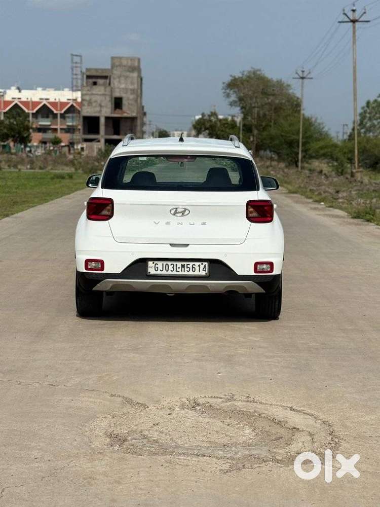 Hyundai Venue 1.2 S Plus, 2020, Cng & Hybrids
