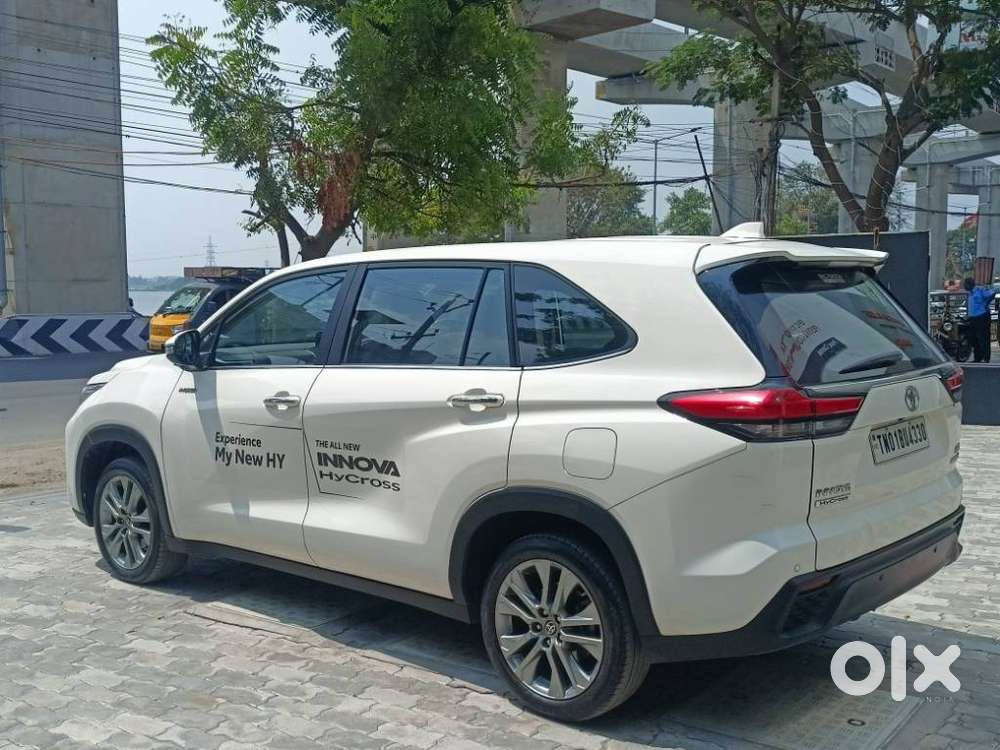 Toyota Innova Hycross 2.0 Zx Hybrid 7 Str, 2024, Petrol