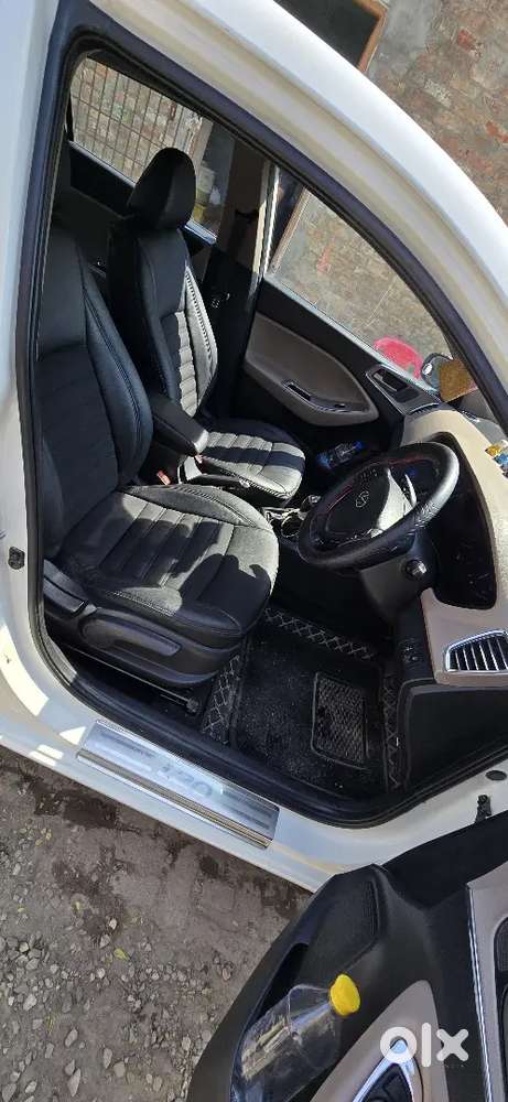 Hyundai Elite I20 2015 Diesel 120000 Km Driven