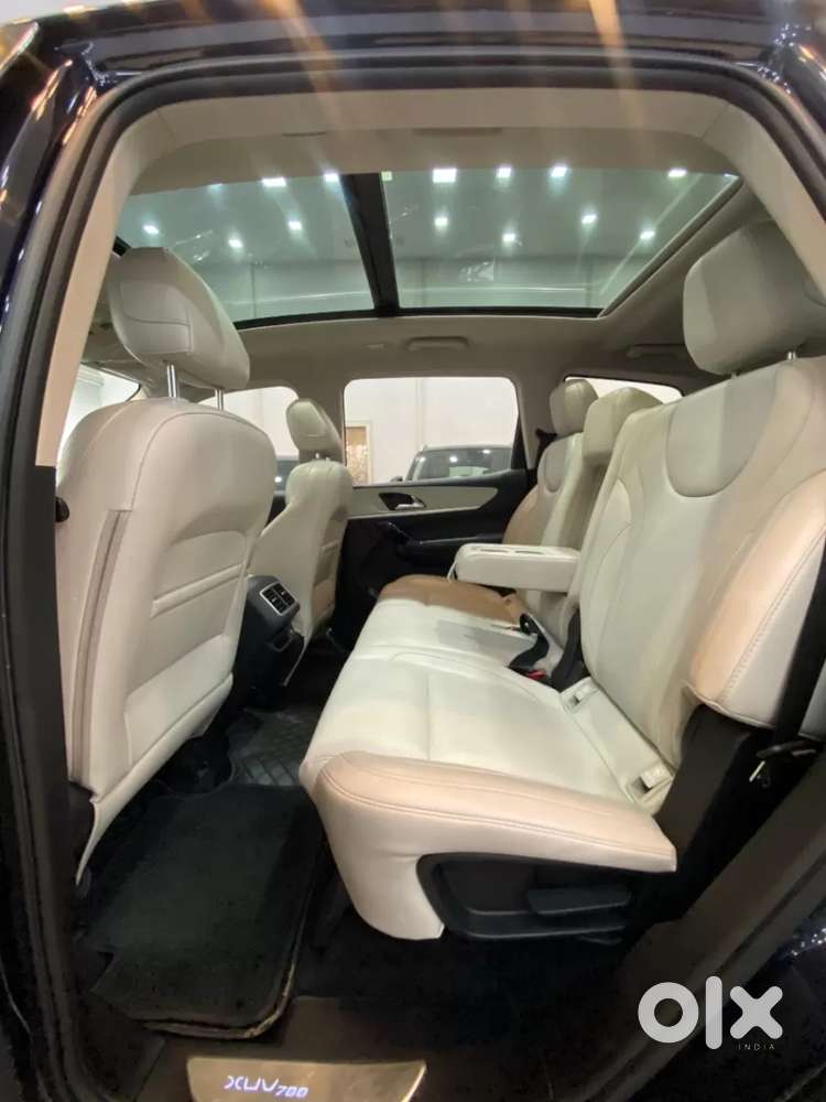 Mahindra Xuv700 2.2 Ax 7 Diesel At Luxury Pack Str Awd, 2023, Diesel