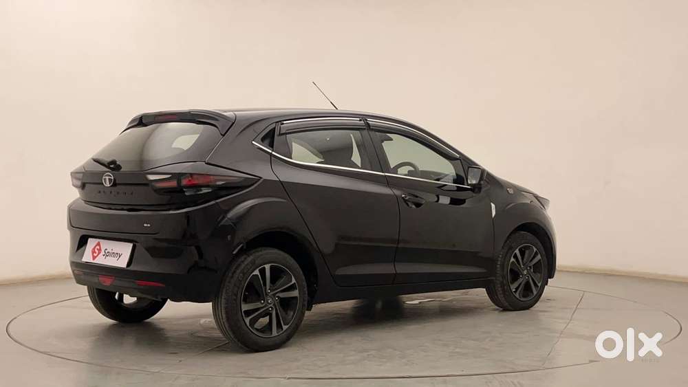 Tata Altroz 1.2 Xza Plus Dark Edition Dct, 2023, Petrol