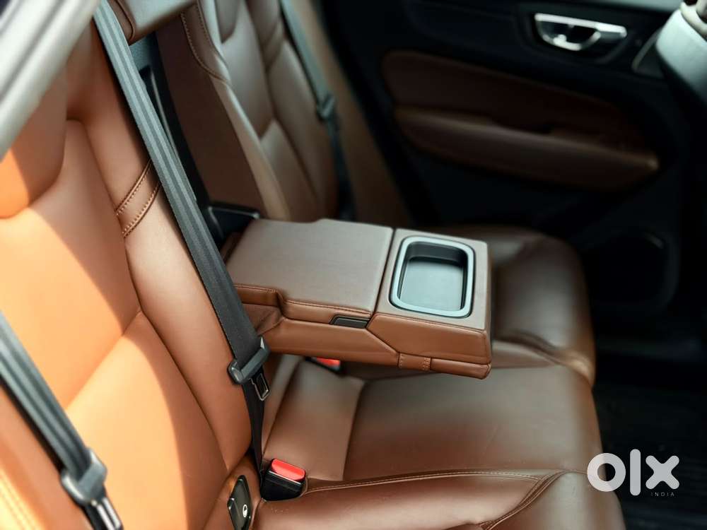 Volvo Xc60 D5 Awd Automatic, 2021, Diesel