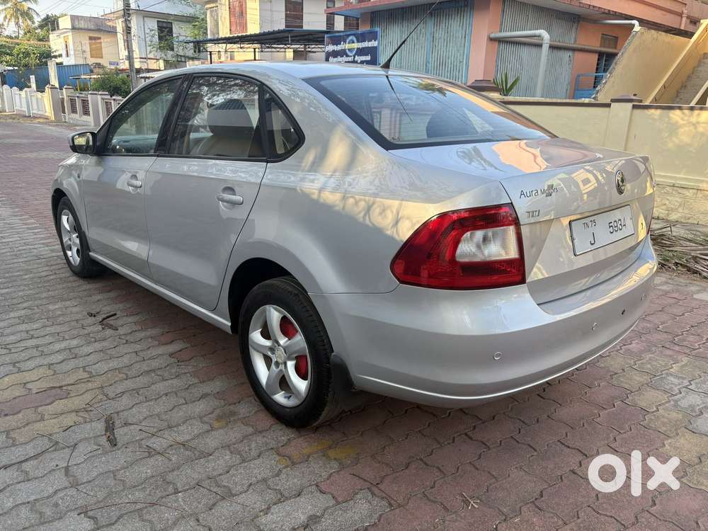 Skoda Rapid Elegance 1.6 Tdi Cr Manual, 2012, Diesel