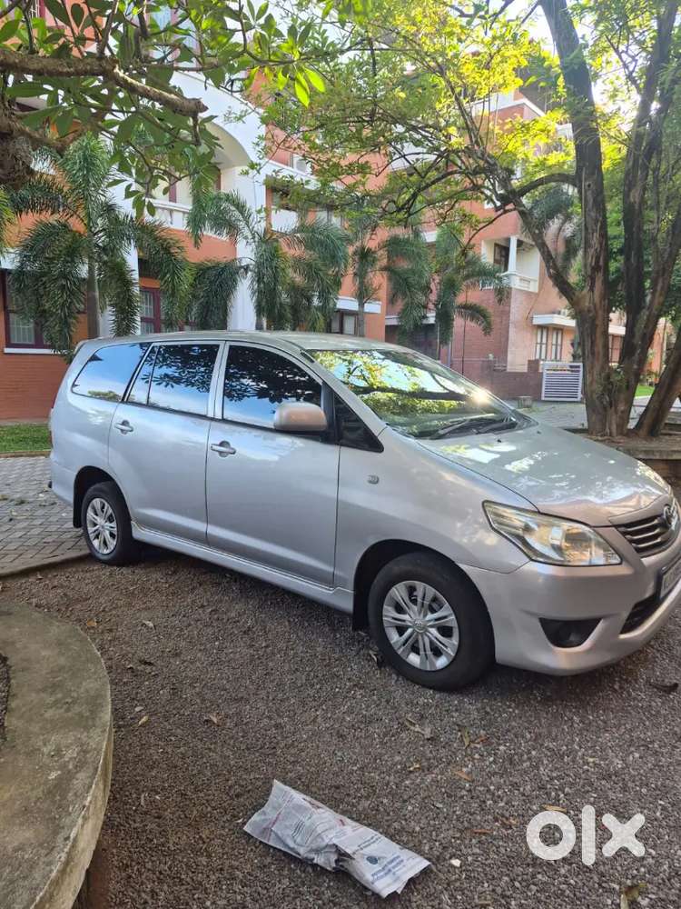 Toyota Innova Diesel 2013 Variant