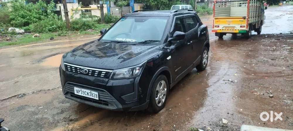 Mahindra Xuv300 1.2 W6 2019