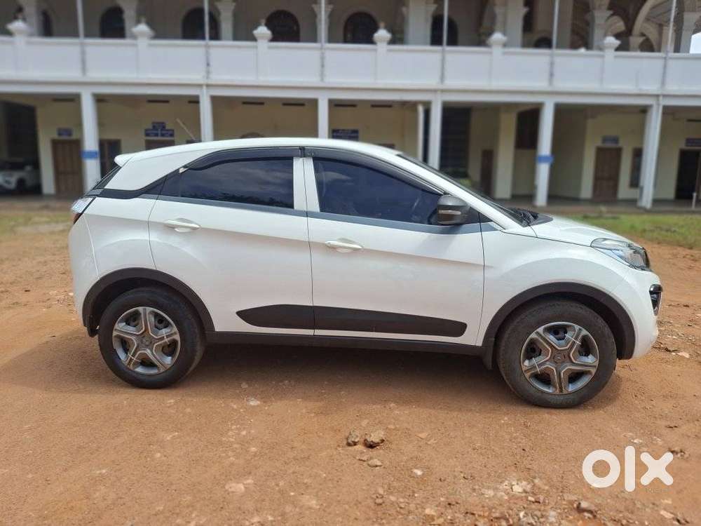 Tata Nexon 1.2 Revotron Xm (s), 2018, Petrol