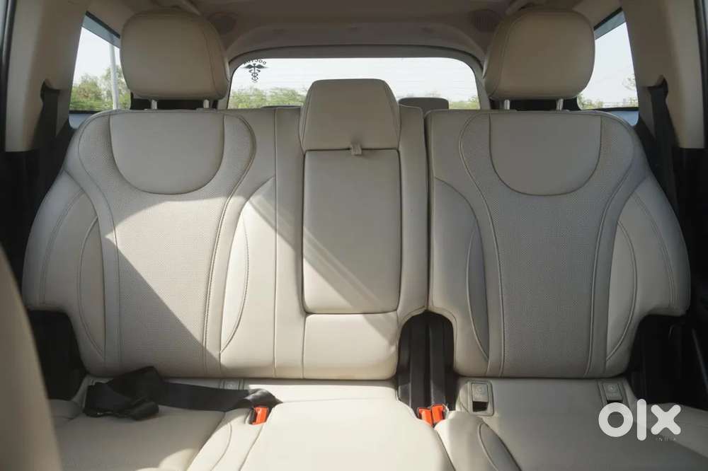 Mahindra Xuv700 2.0 Ax 7 Petrol At Luxury Pack Str, 2024, Petrol