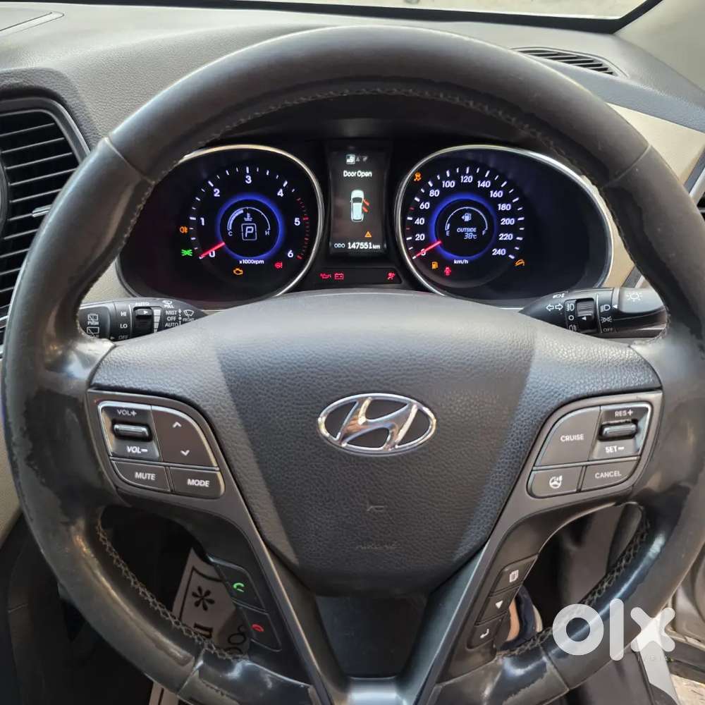 Hyundai Santa Fe 4wd At 2015 Top Variant.