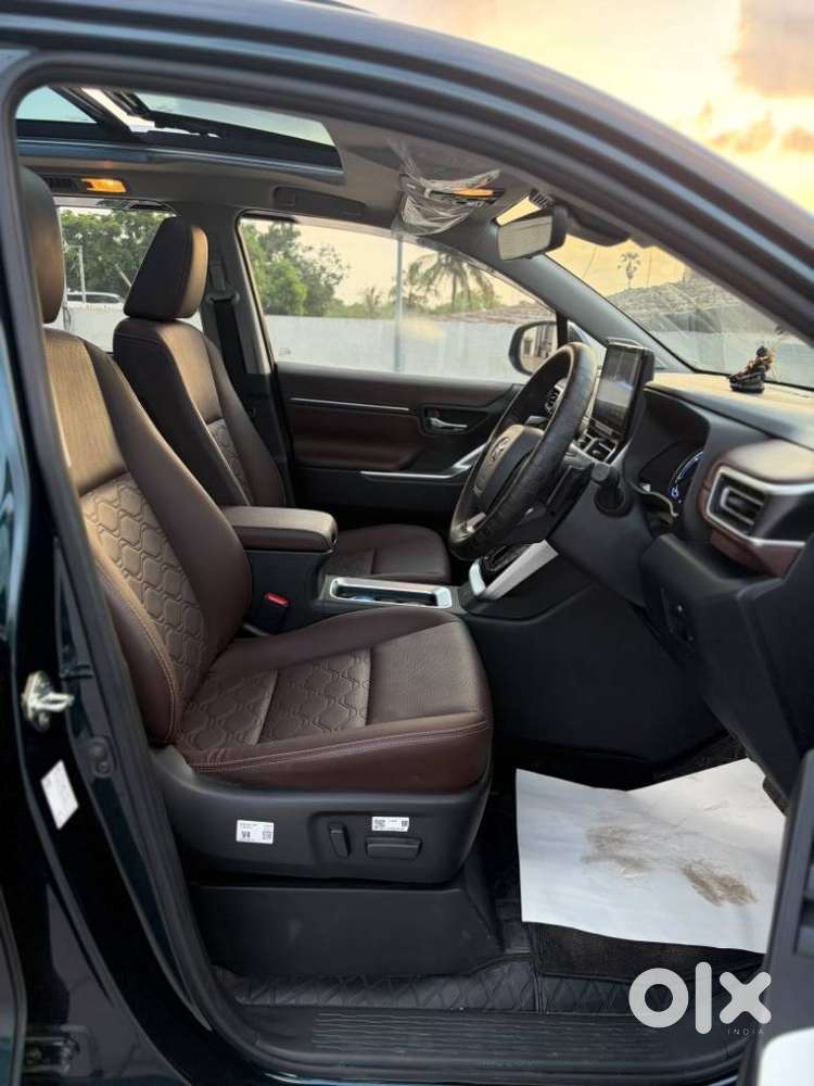 Toyota Innova Hycross 2.0 Zx (o) Hybrid 7 Str, 2026, Petrol