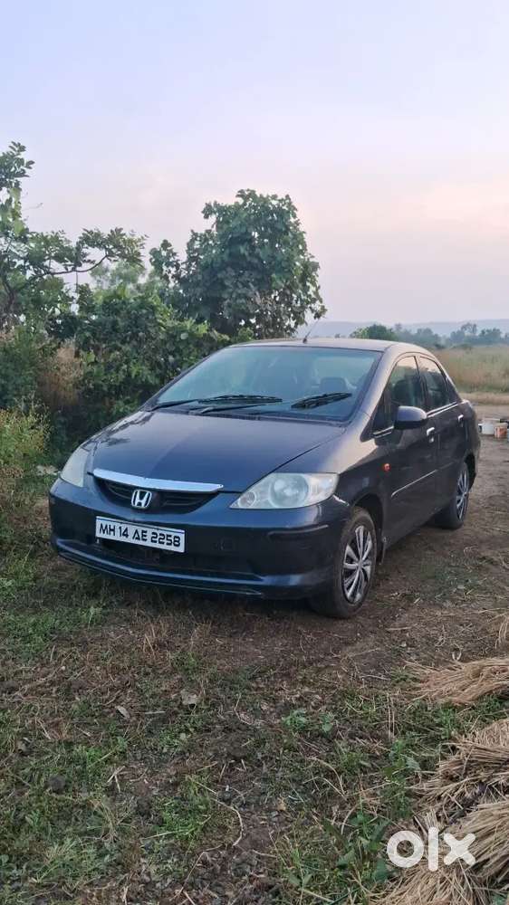 Honda City Zx 2004 Lpg & Gas  Well Maintained