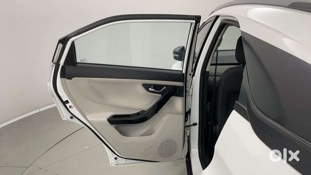 Tata Nexon 1.2 Revotron Xza Plus, 2023, Petrol