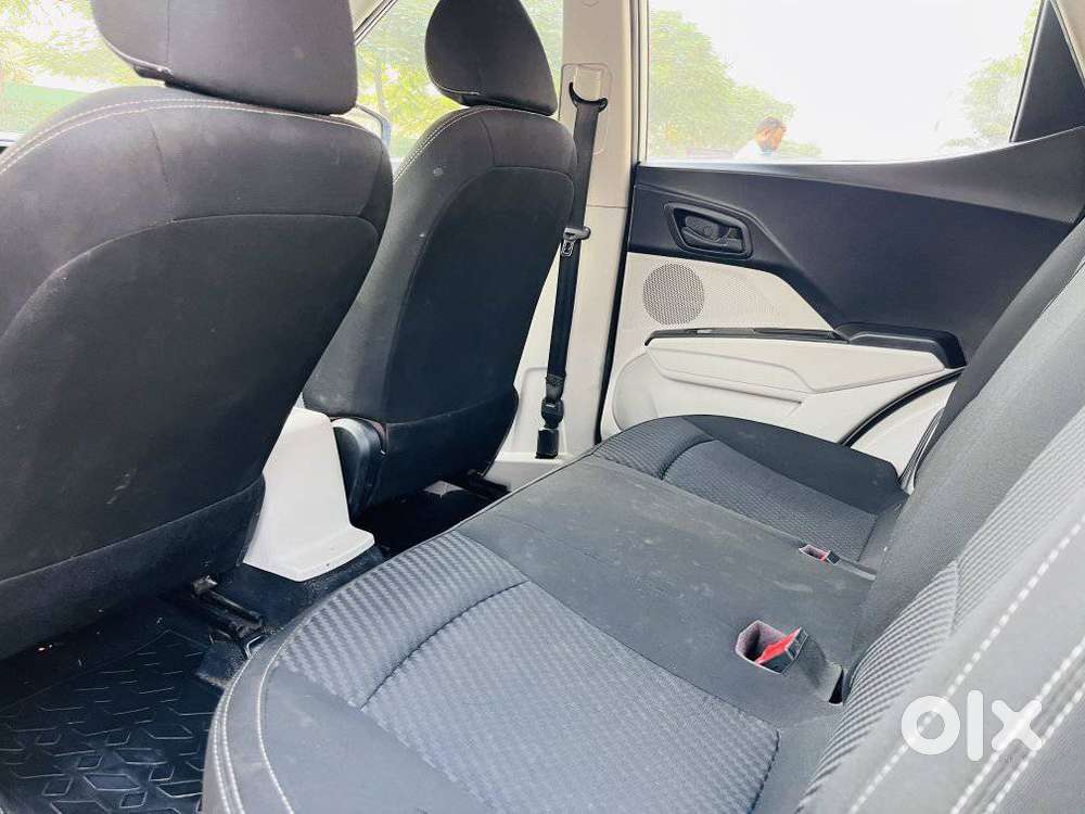 Mahindra Xuv300 W4, 2022, Petrol