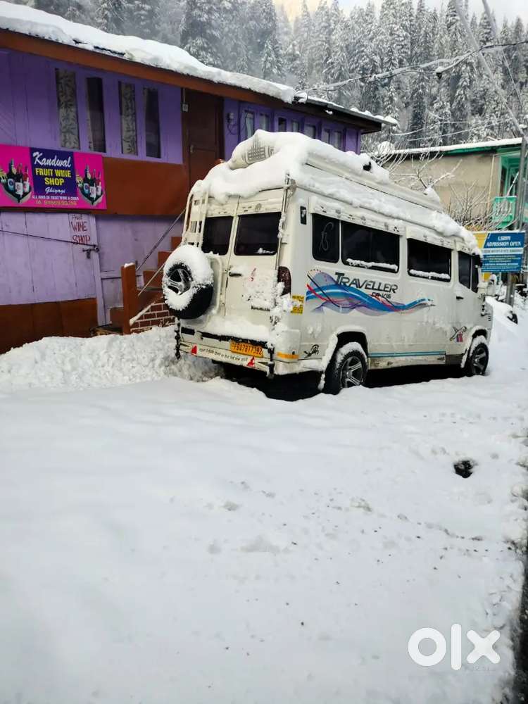 Tempo Traveller Crv16