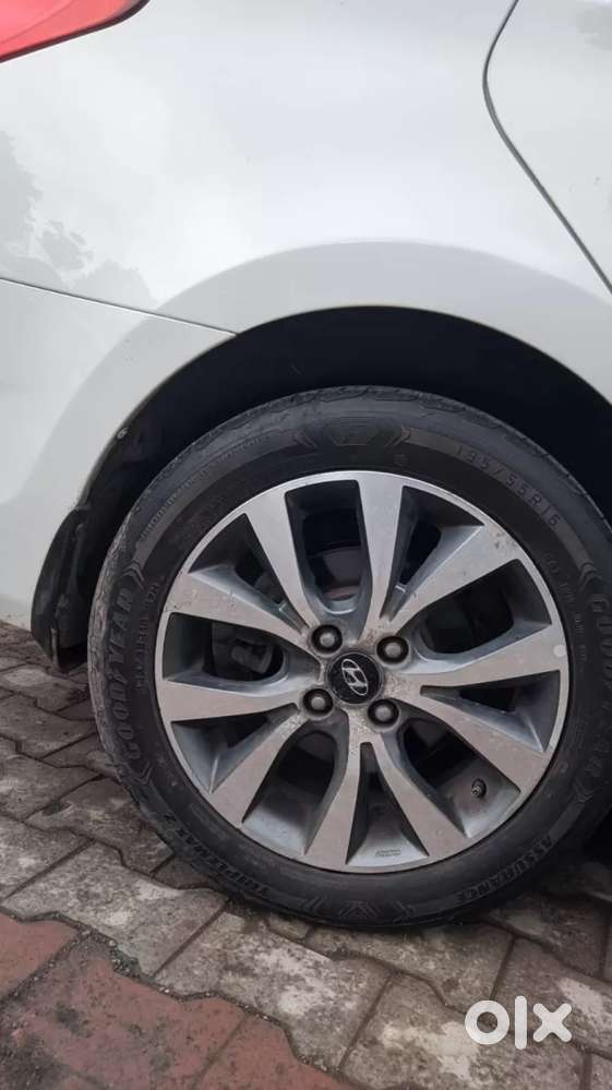 Hyundai Verna [ ] Fluidic 4s 1.6 Vtvt Sx At, 2016, Petrol
