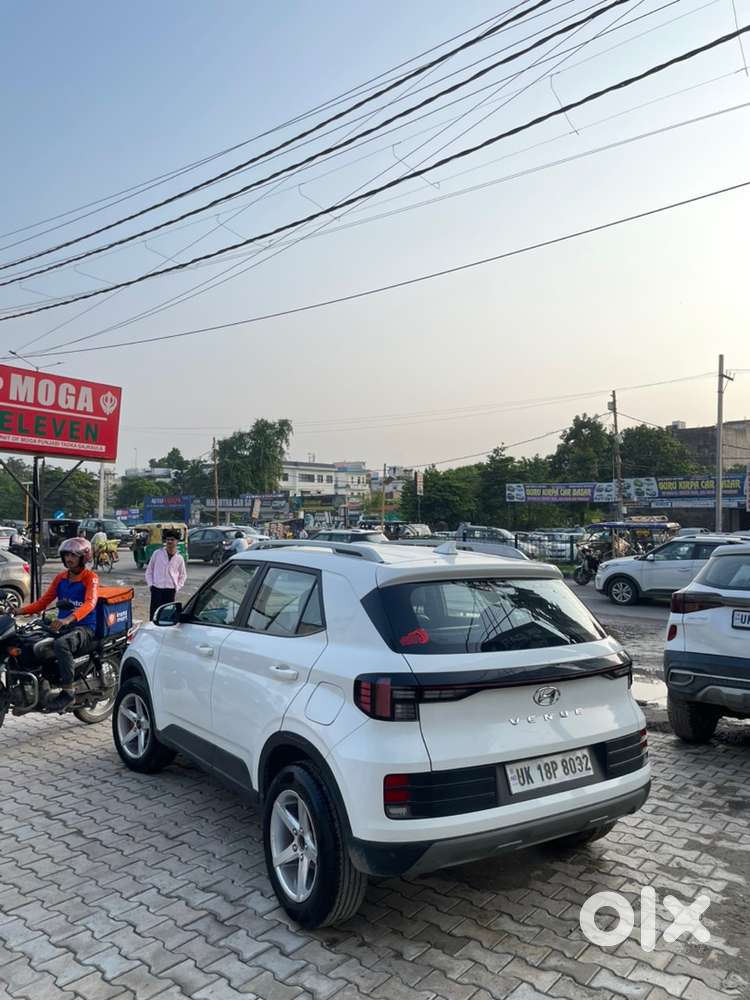 Hyundai Venue Mt Petrol 2022
