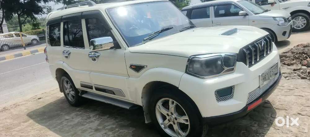 Mahindra Scorpio 2.2 S4 2015