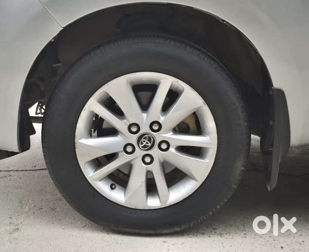 Toyota Innova Crysta 2.4 G Mt 7 Str, 2017, Diesel