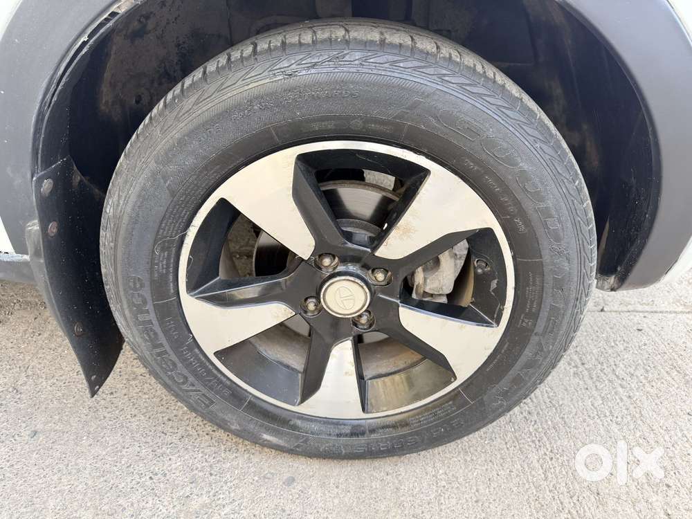 Tata Nexon 1.2 Revotron Xza Plus, 2018, Cng & Hybrids