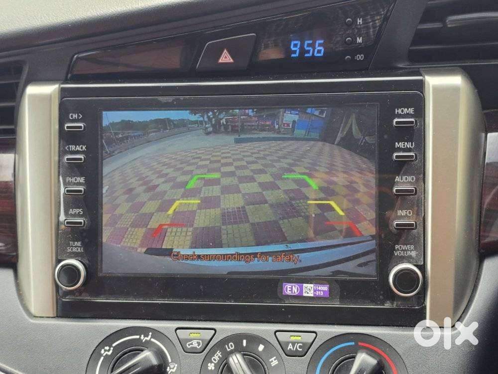 Toyota Innova Crysta 2.4 G Plus Mt 8 Str, 2025, Diesel