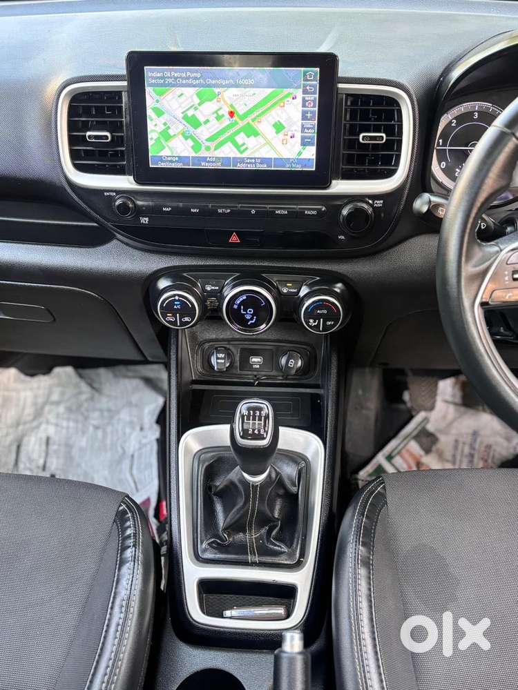 Hyundai Venue Sx (o) Mt 1.5 Diesel, 2021, Diesel