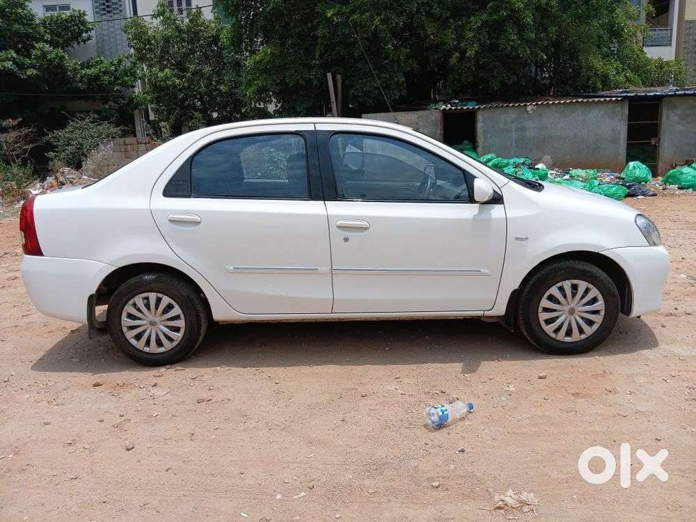Toyota Etios Liva 2011-2012 G, 2012, Petrol