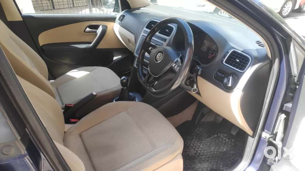 Volkswagen Polo Petrol Highline 1.2l, 2015, Petrol