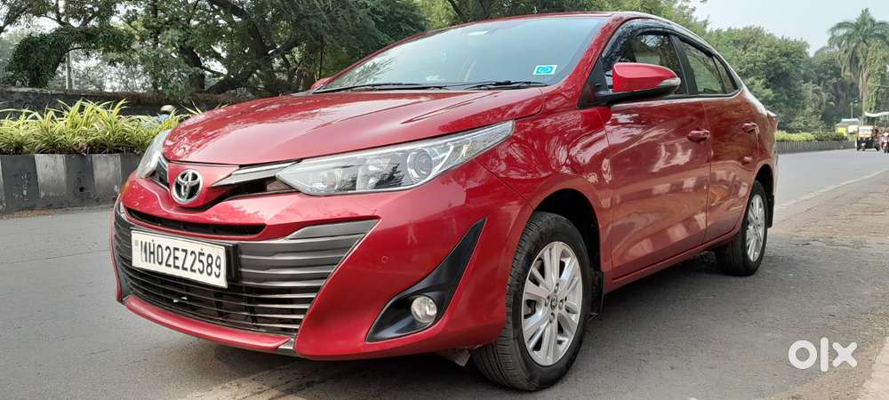Toyota Yaris V Cvt, 2018, Petrol