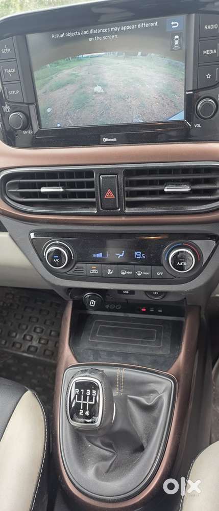 Hyundai Diesel Manual 2020 Showroom, Track