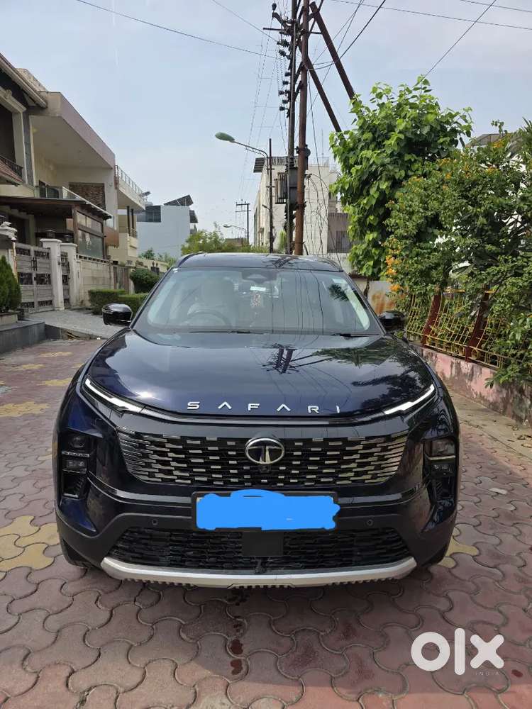 Urgent Sell!!!tata Safari Top Model Manual 2024 25000 Kms. @ 2400000