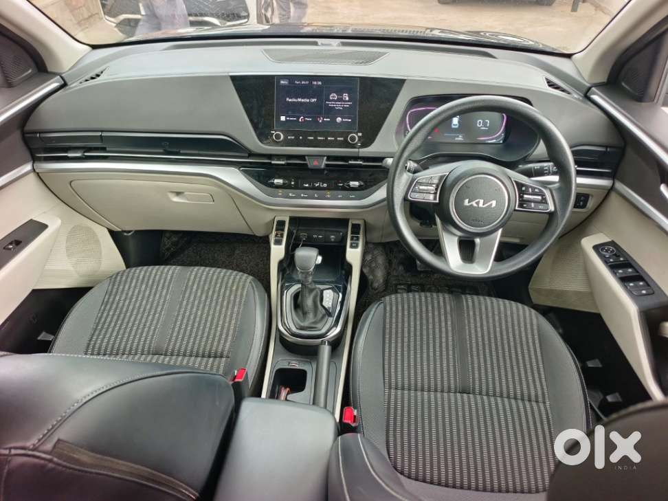 Kia Carens 1.4 Prestige Plus Turbo Dct 7 Str, 2022, Petrol