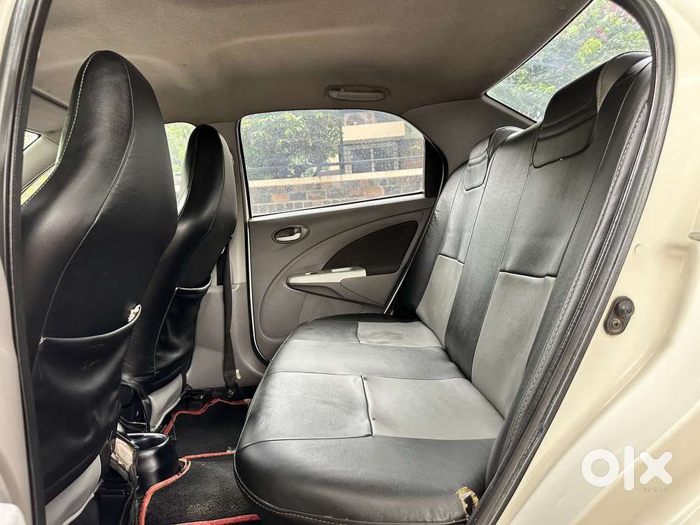 Toyota Etios V, 2011, Petrol
