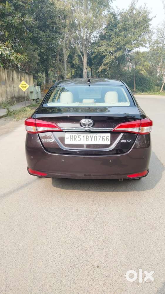 Toyota Yaris V Cvt, 2019, Petrol