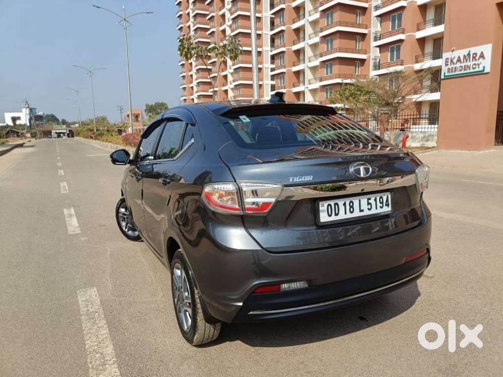 Tata Tiago 1.2 Revotron Xza, 2023, Petrol